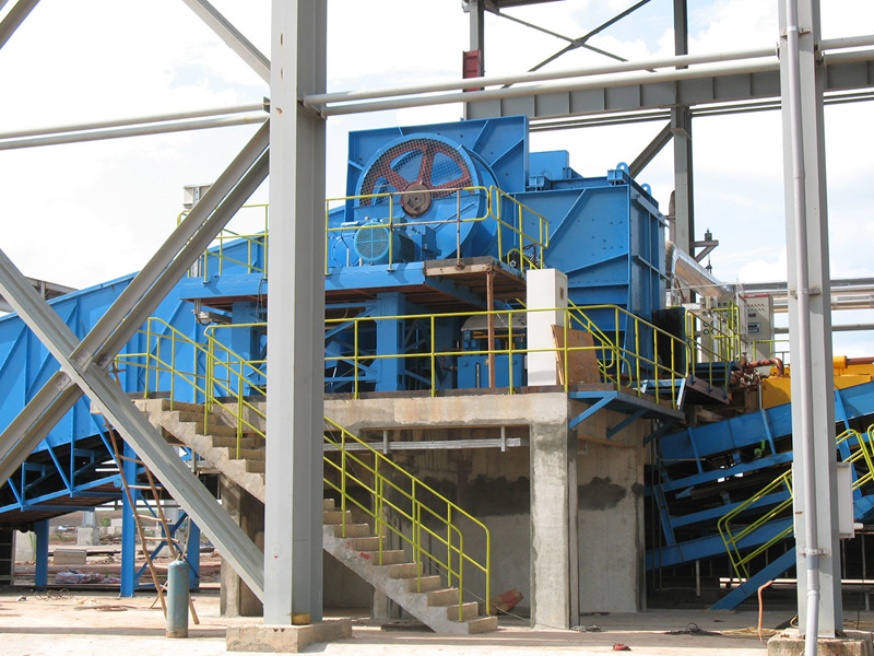 Heavy-duty-pendulum-sugarcane-tearing-machine.jpg